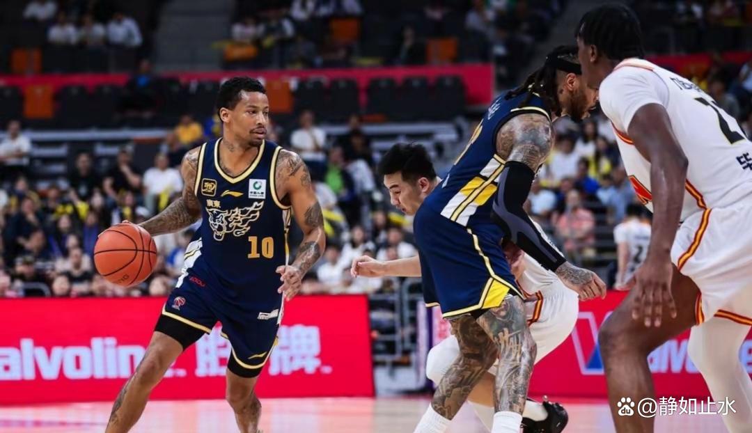 九游-包含加时末段波特兰开拓者备战CBA季后赛，绝杀压哨细节曝光，更衣室稳定，赛季目标并未改变的词条-九游
